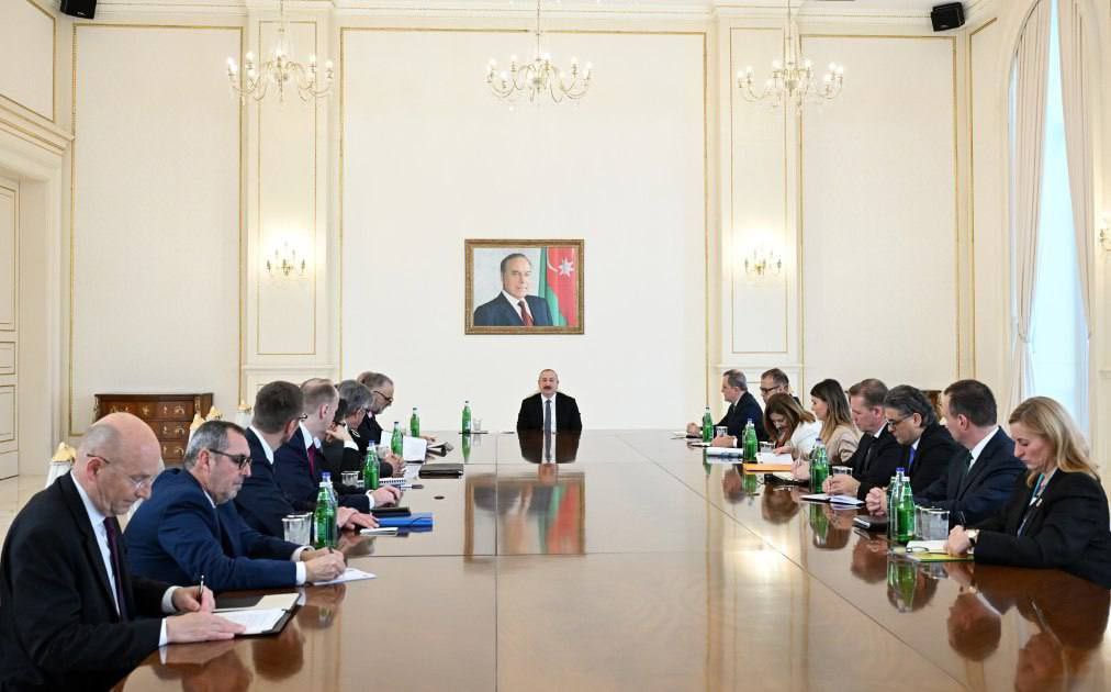 Azerbaycan Cumhurbaşkanı Aliyev, NATO Askerî Komitesi Başkanı O'Hara ile Görüştü