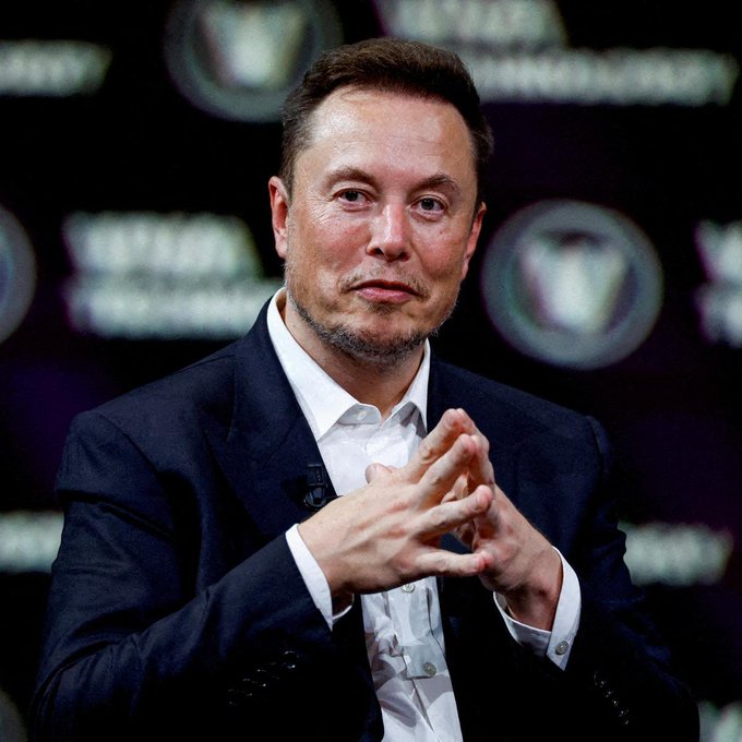 SpaceX'in Gözü Ay'da: Mars Görevleri İçin Önce Ay Hedefi