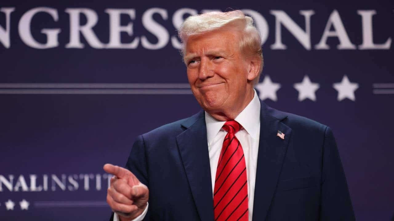 Trump'tan Yüksek Mahkeme Kararına Tepki: Küresel Gümrük Vergisi Artırıldı