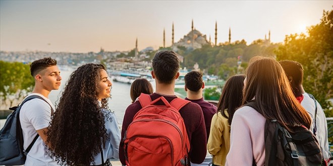 Türkiye'de Genç İşsizlik ve Eğitim Dışı Kalma Oranı Yüksek Seviyelerde