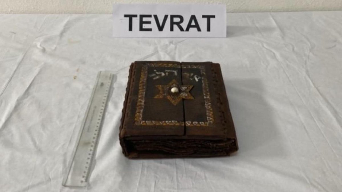 Kırşehir'de 700 Yıllık Tevrat Ele Geçirildi