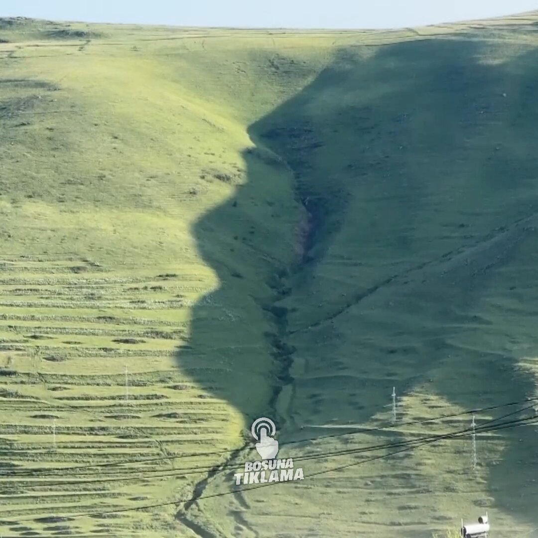 Ardahan'da Atatürk Silüeti Gökyüzünde Belirdi