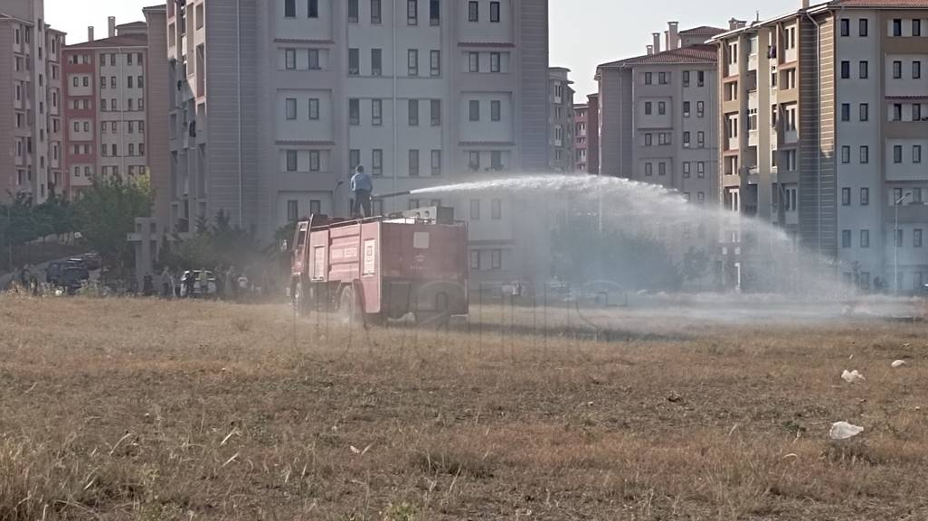 Karamanda Otluk Alanda Çıkan Yangın Kontrol Altına Alındı
