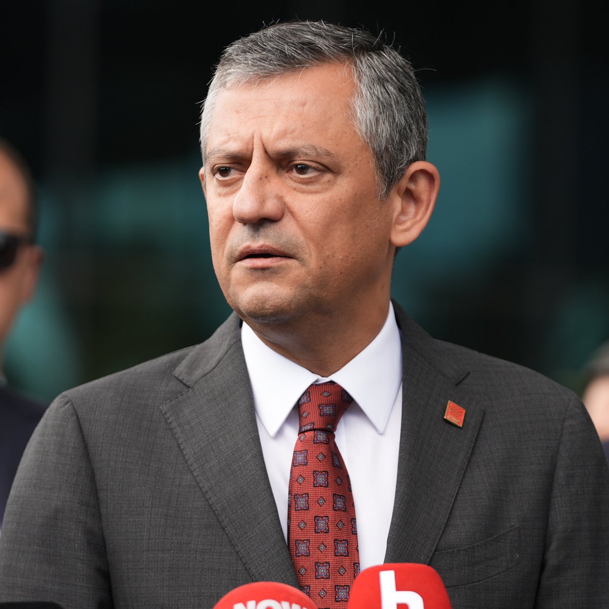 Özgür Özel'den Hukuka Dönüş Çağrısı: Adalet ve Hukuk Ülke Birliğini Sağlayacak