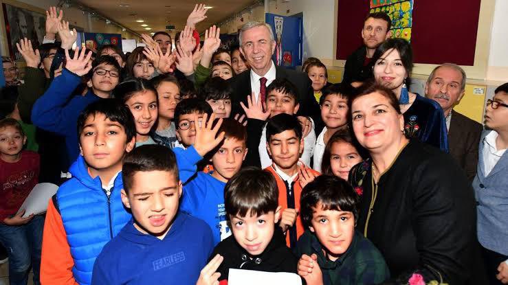 Ankara Büyükşehir Belediye Başkanı Mansur Yavaş'tan Öğrencilere Mesaj
