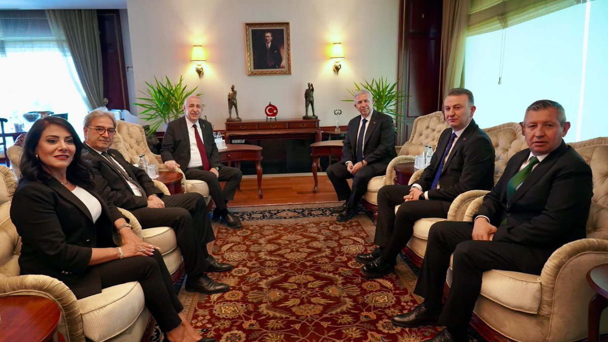 Ankara Büyükşehir Belediye Başkanı Mansur Yavaş, Ümit Özdağ'ı Ağırladı