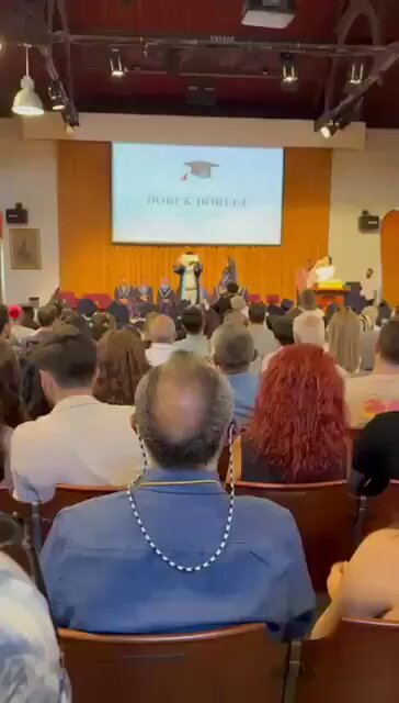 Boğaziçi Üniversitesi Mezuniyetinde Diploma Protestosu