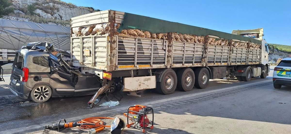 Mersin Tarsus'ta Feci Kaza: 5 Kişi Hayatını Kaybetti