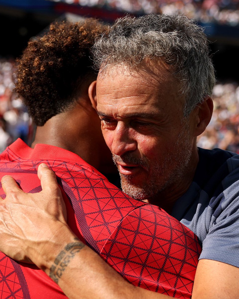 Şampiyonlar Ligi'nde Final Heyecanı: PSG Yarı Finalde Rakibini Eledi