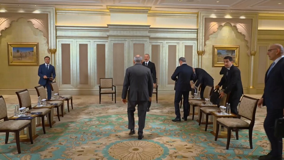 Azerbaycan ve Ermenistan Liderleri Barış Süreci İçin Abu Dabi'de Bir Araya Geldi