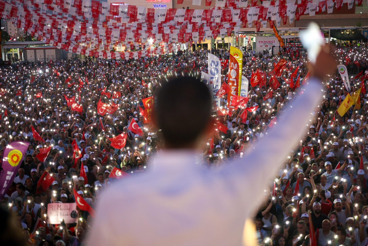 Özgür Özel'den İktidara Sert Eleştiri: 
