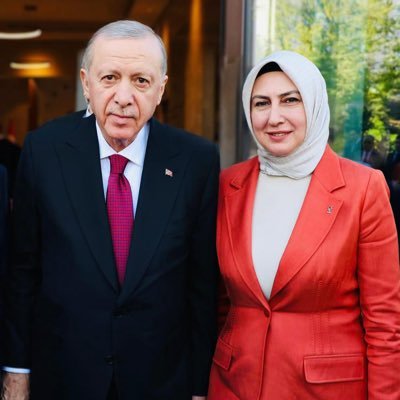 Çeşme'de Göçmen Kaçakçılığı İddiası: İlçe Başkanı'nın Ağabeyi Polis Memuruna Saldırdı