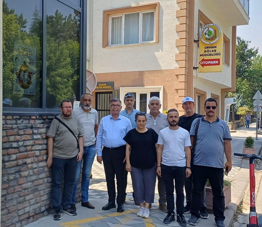 Eskişehir Orman Yangınları: KESK Heyeti Bilgi Almak İçin Orman Bölge Müdürlüğü'nü Ziyaret Etti