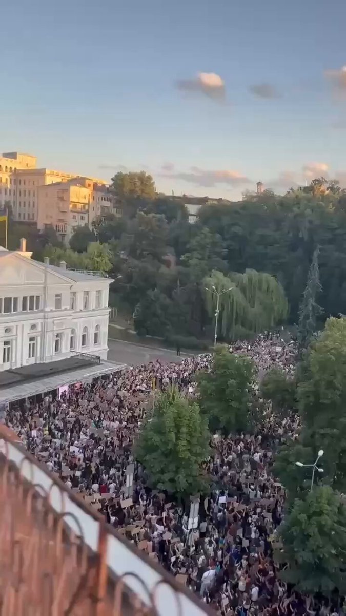 Kiev'de Zelenski Ofisi Önünde Protesto Gösterisi Düzenlendi