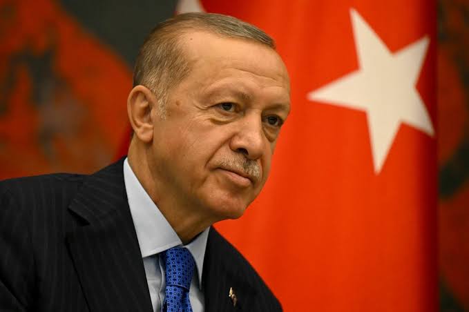 Erdoğan'dan Putin ve Trump Görüşme Açıklaması: Savunma Sanayii ve Teknoloji Öncelikli