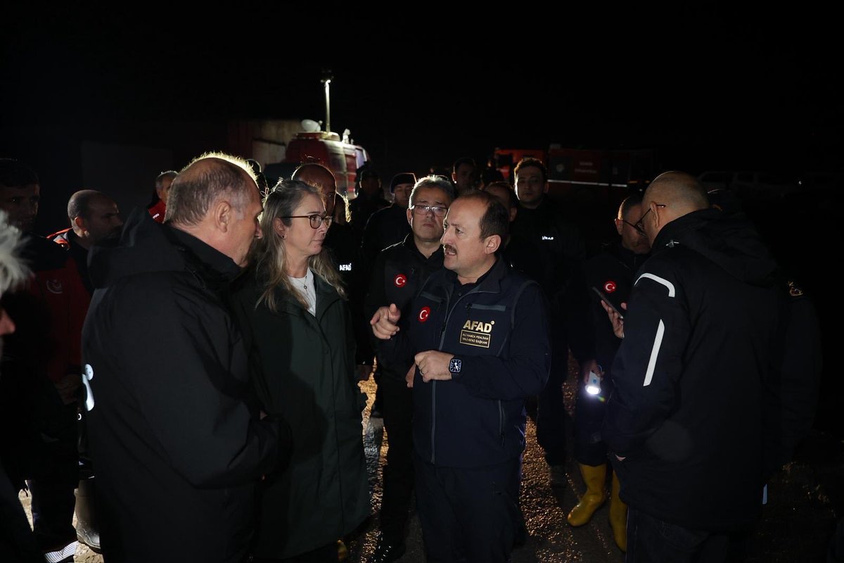 İzmir Foça'da Sel Felaketi: AFAD Başkanı Pehlivan Bölgede