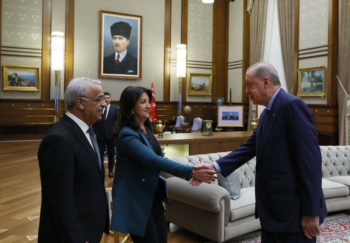 Cumhurbaşkanı Erdoğan ve DEM Partisi Heyeti Yaklaşık Bir Saat Süren Görüşmeyi Tamamladı