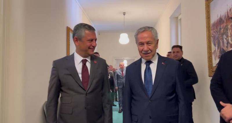 Arınç’tan CHP Kurultayı Kararına Eleştiri: 'Hukuken Yanlış, Siyaseten Sakıncalı'