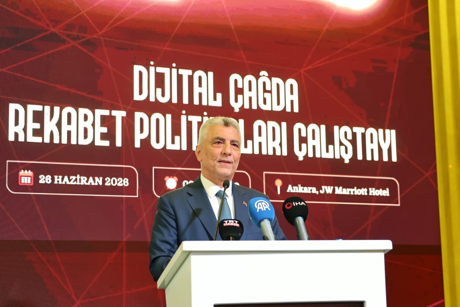Bakan Bolat: 'E-ticaret Hacmi 4,57 Trilyon Liraya Ulaştı, İşletmelerin Yüzde 74,6'sı Yapay Zekâ Kullanıyor'