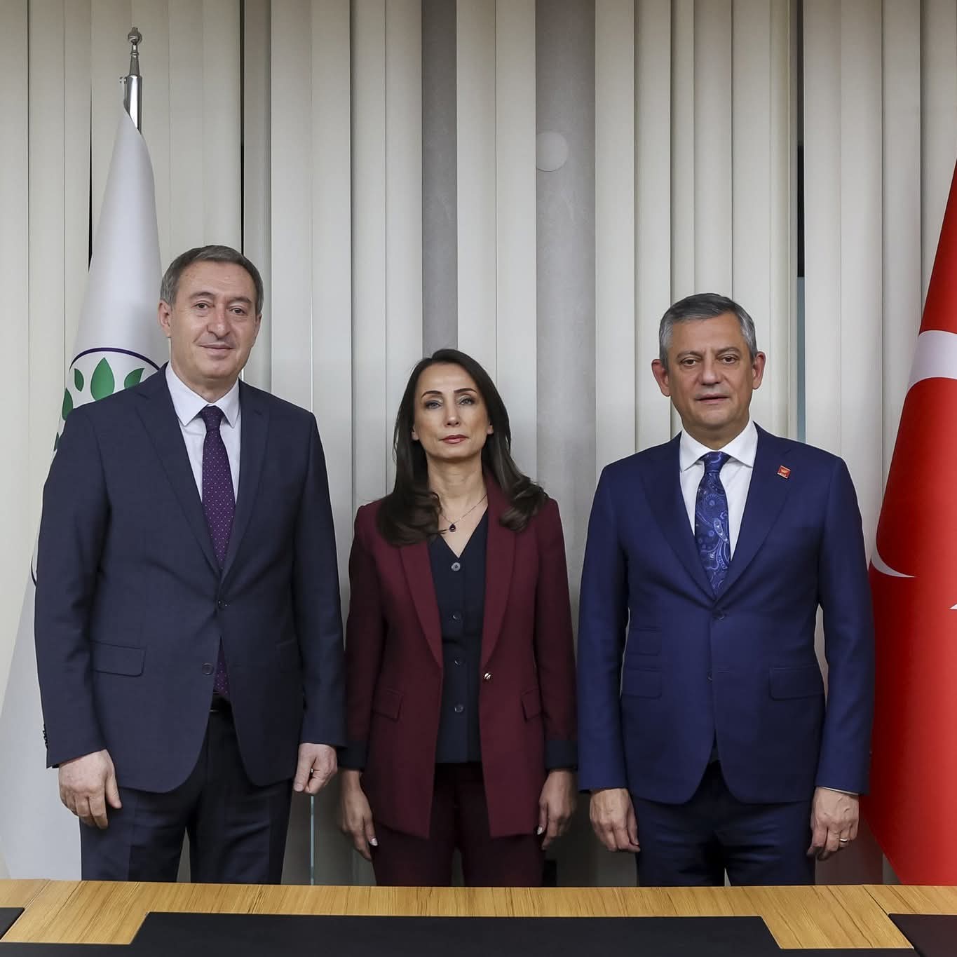 Bakırhan ve Hatimoğulları’ndan Peş Peşe 'Mutlak Butlan' Kararına Tepki: 'Demokrasiye Müdahale Kabul Edilemez'