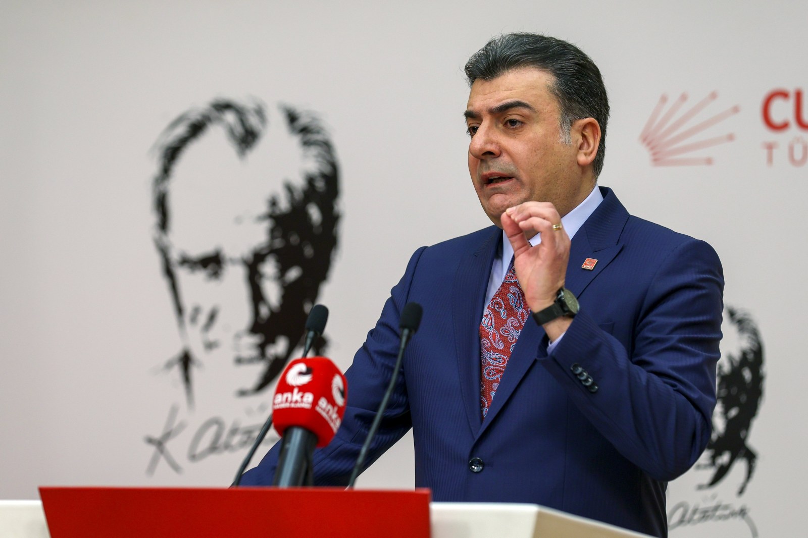 CHP Sözcüsü Zeynel Emre : 'Bizi Yargılayacak Salon Bile Yok!'