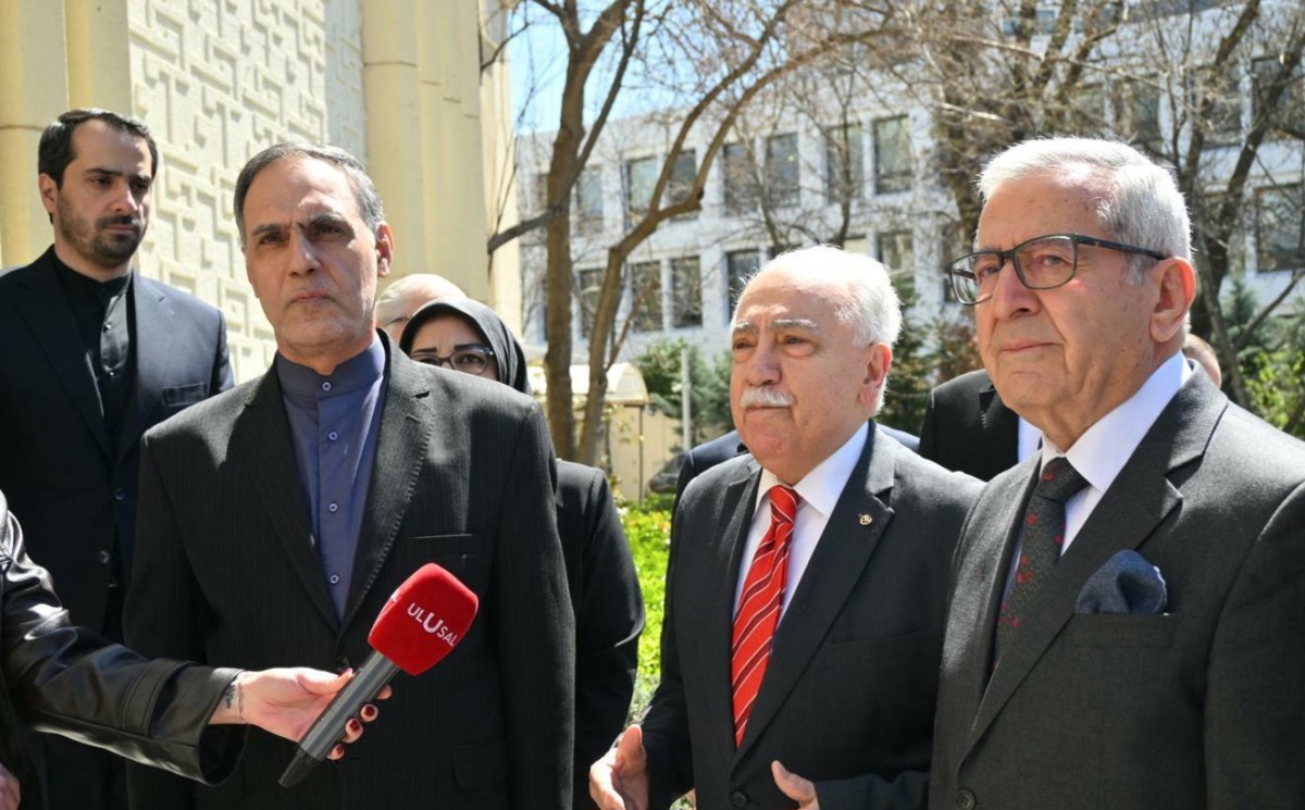 Doğu Perinçek’ten İran Büyükelçiliği’ne Ziyaret: 'İran Ordusunun Zaferi Hepimizin Zaferidir'