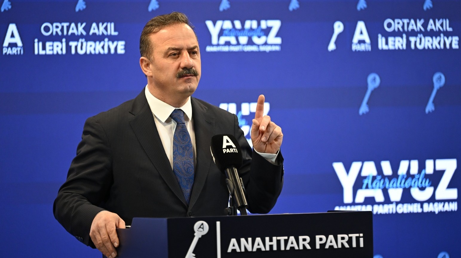 Yavuz Ağıralioğlu: 'Staj ve Çıraklık Mağdurlarının Sesine Kulak Verin'