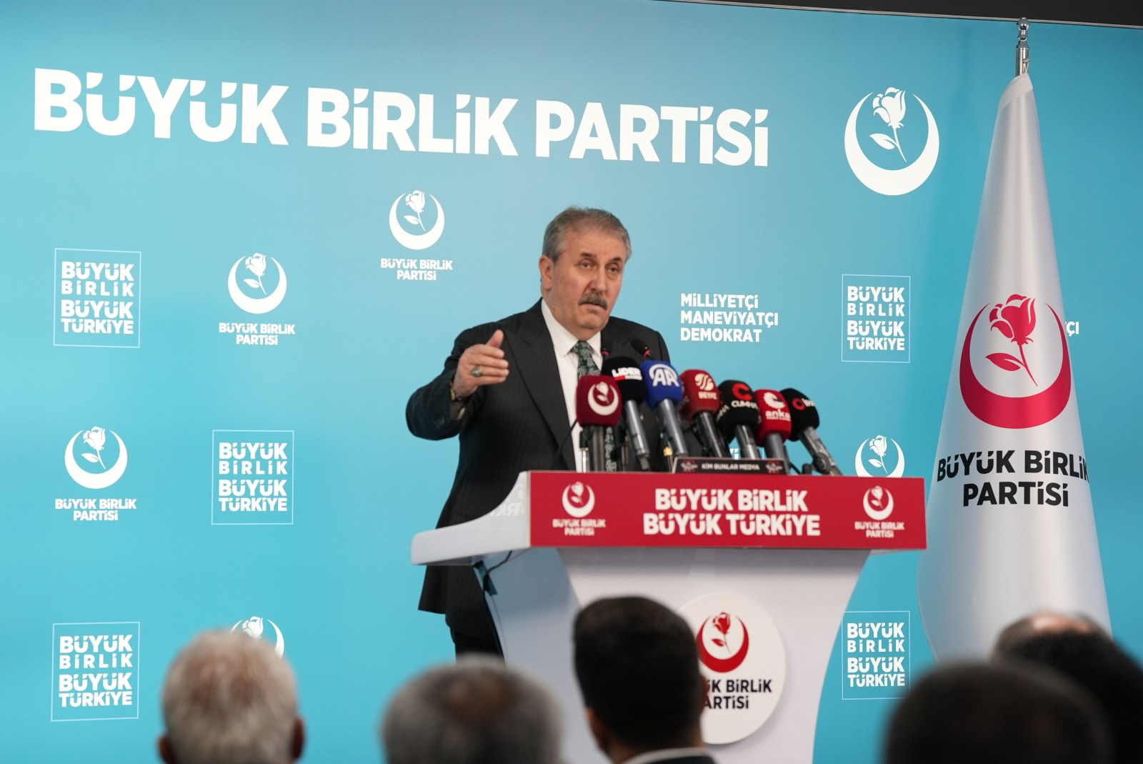 Destici: 'Ara Seçim Doğru Değil, Türkiye Birlik ve Güvenliğe Odaklanmalı'
