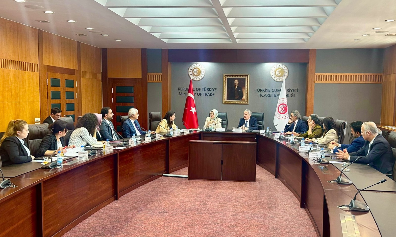 Ticaret ve Aile Bakanlıkları Sosyal Kooperatifçiliğin Güçlendirilmesi İçin Bir Araya Geldi