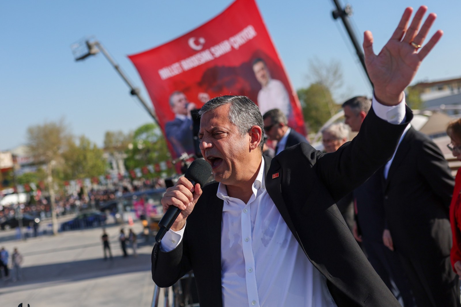Özgür Özel: 'Geçim Yoksa Seçim Var!'