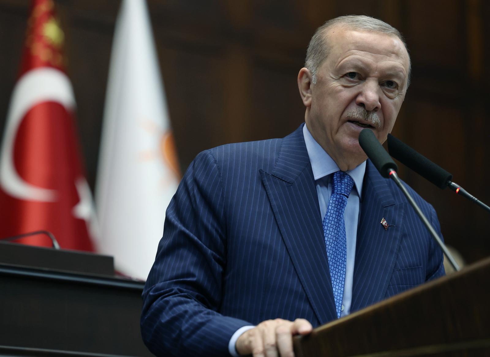 Erdoğan’dan CHP’ye Ağır Sözler: 'Partiyi Pavyon Masalarına Düşüren Kendileridir'