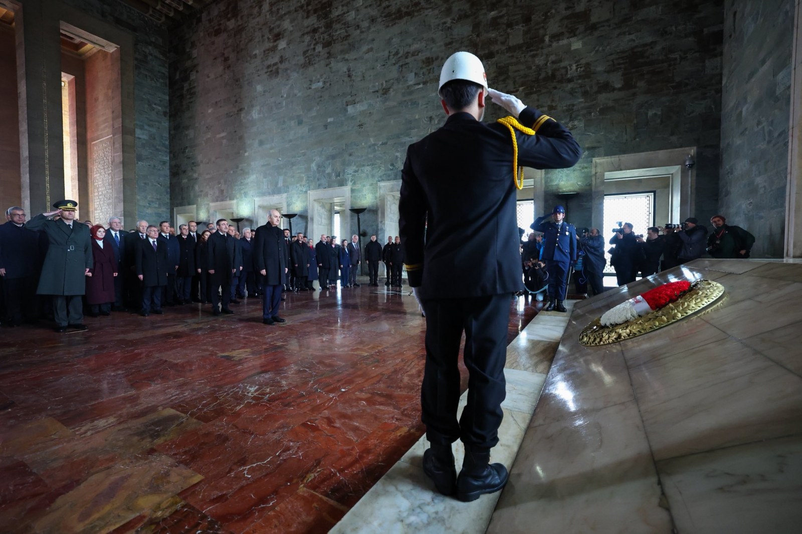Devlet Erkanı Anıtkabir’de: Kurtulmuş’tan 23 Nisan’da 'Çocuklara Özgür Vatan' Vurgusu