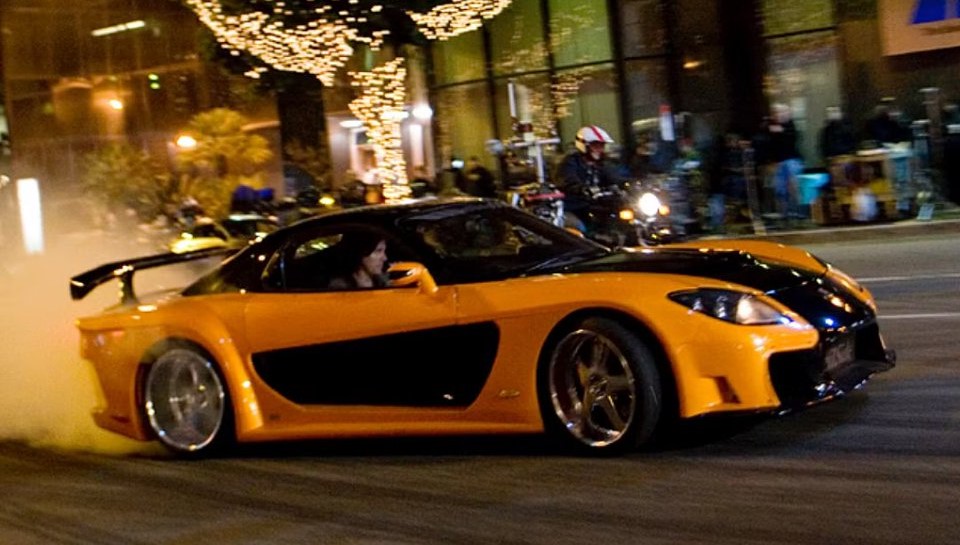 Hızlı ve Öfkeli Filmiyle Ünlü Mazda RX-7, 1.2 Milyon Dolara Satıldı