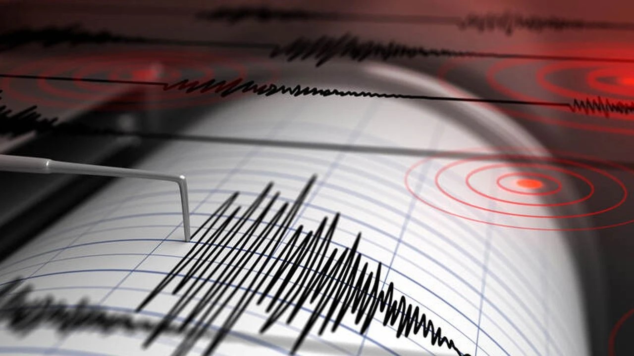 BALIKESİR'DE 4 BÜYÜKLÜĞÜNDE DEPREM!