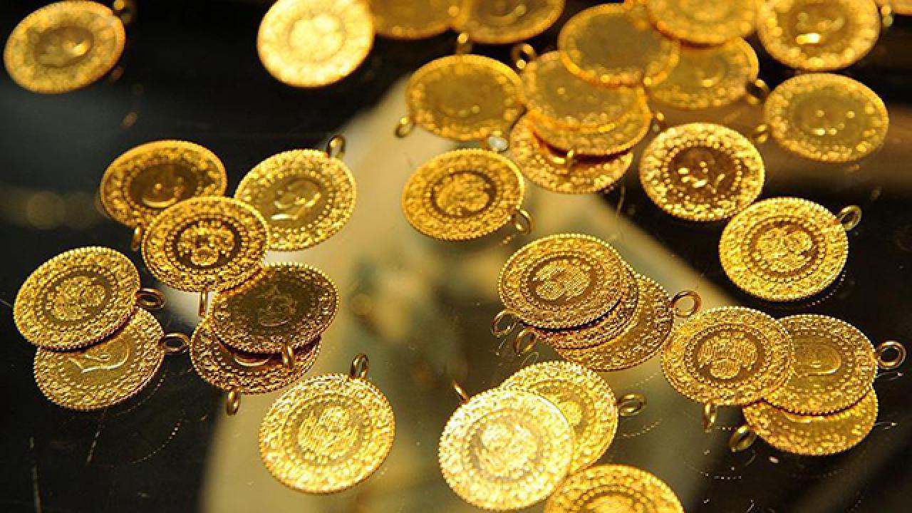 Altın Fiyatlarında Dalgalanma: Ons Doların Etkisiyle Gram Altın Düşüşe Geçti!