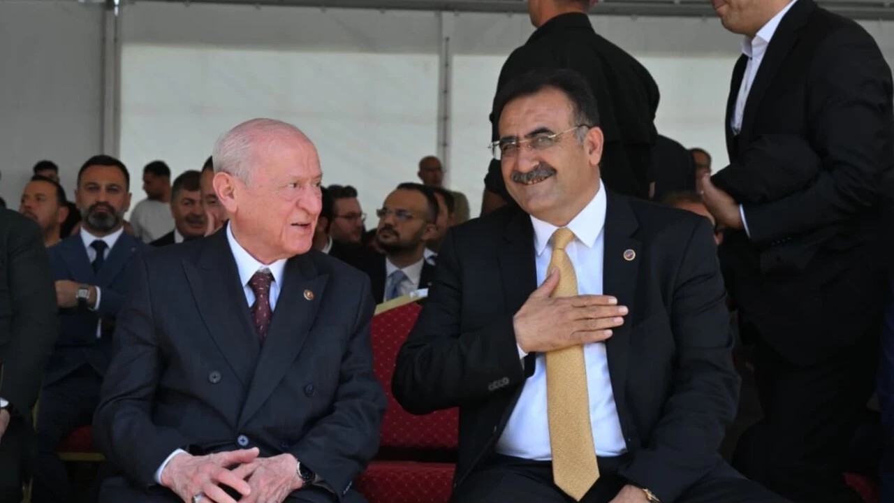 DEVLET BAHÇELİ, DEM PARTİLİ BELEDİYE BAŞKANI'NI ANKARA'YA DAVET ETTİ!