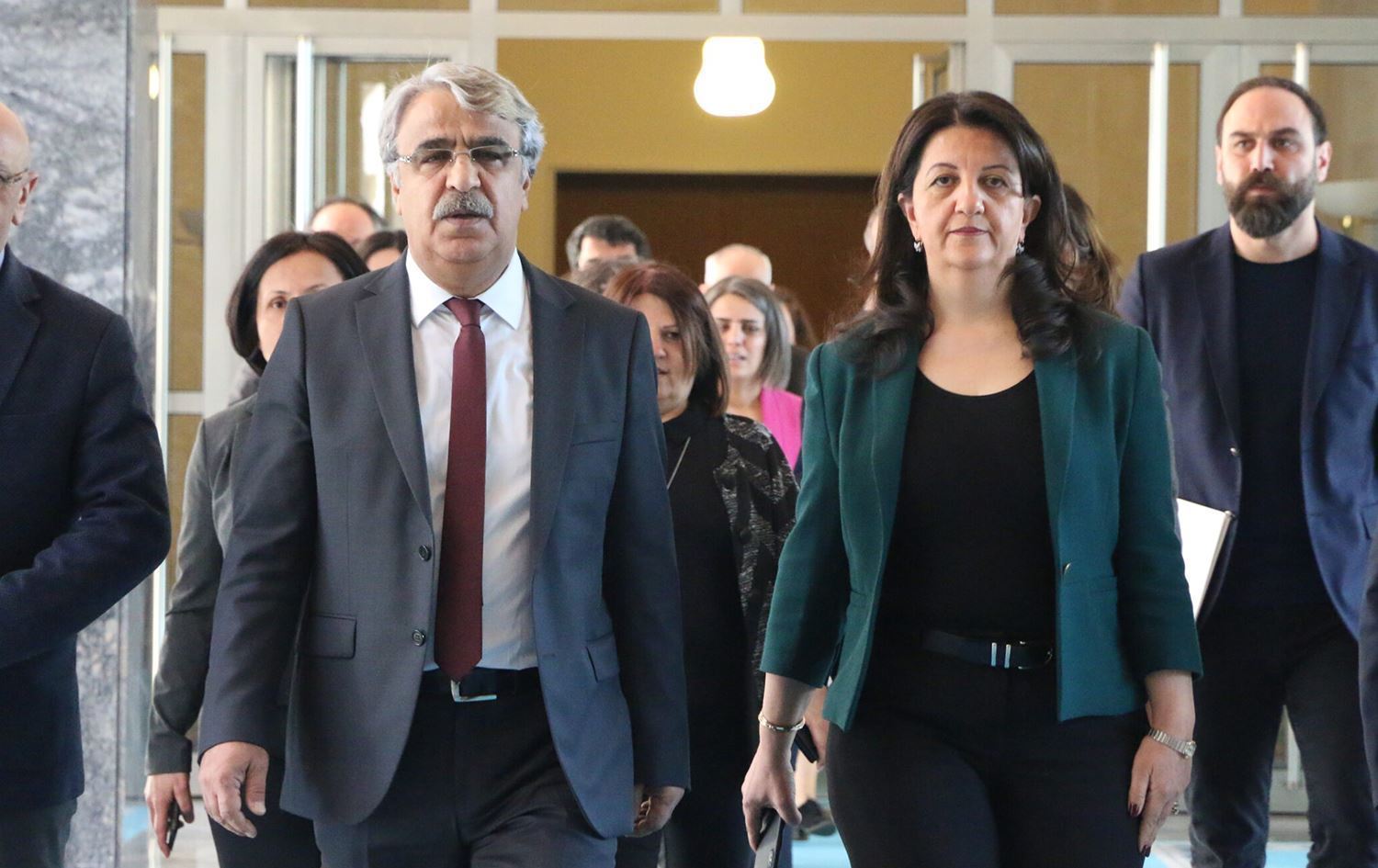 DEM Parti Heyeti, İmralı'da Öcalan ile Görüşmeye Yola Çıktı!