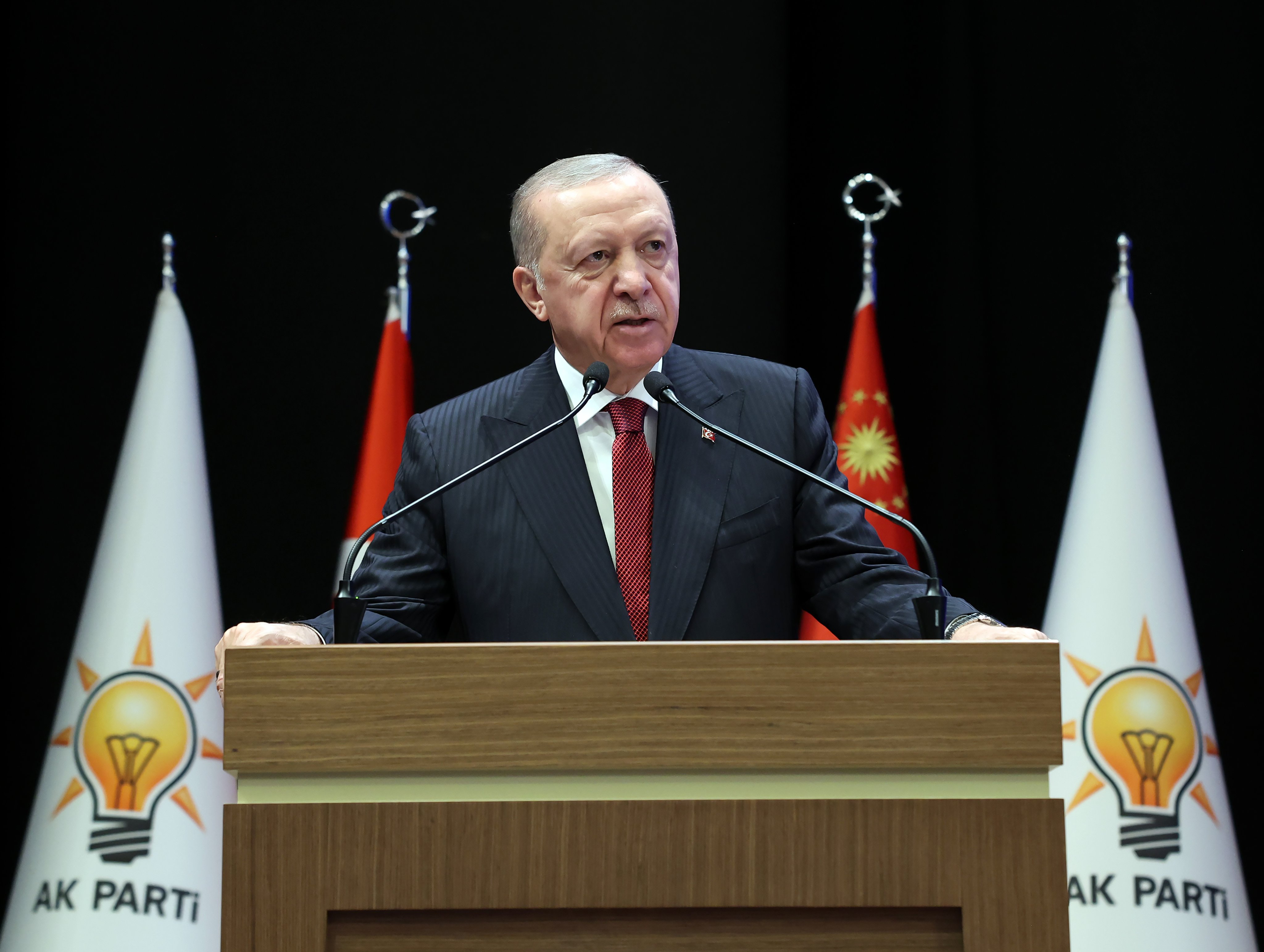 Erdoğan'dan CHP'ye Sert Eleştiriler: 'Hizmet İflası Yaşanıyor!'
