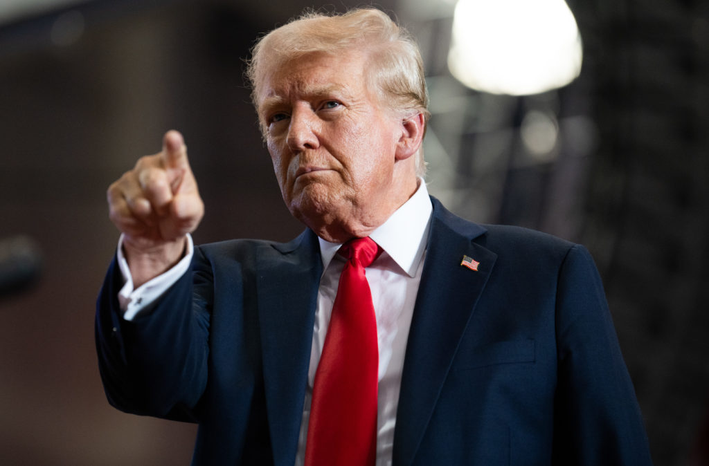 Trump'tan Gizli Silah İddiası: 'Öyle Silahlarımız Var ki Ne Olduklarını Bile Bilmiyorsunuz!'