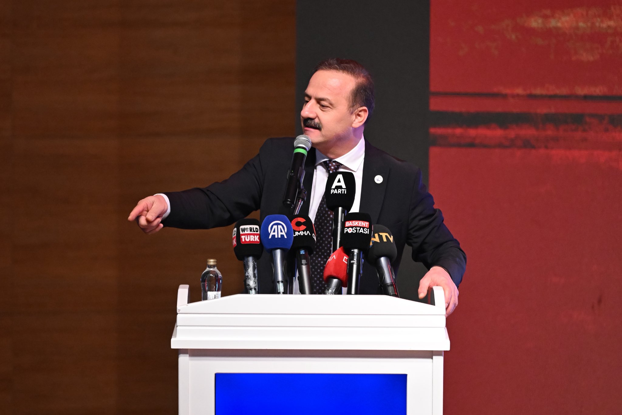 Yavuz Ağıralioğlu : 'Türk Siyasetinin Yeni Çekim Merkezi Olacağız'