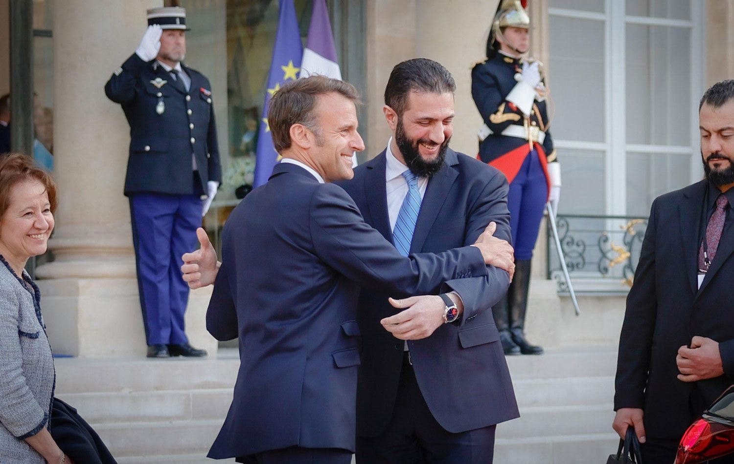 Suriye Cumhurbaşkanı Şara, Fransa Lideri Macron ile Bölgesel Gelişmeleri Görüştü