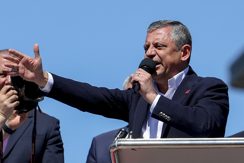 Özgür Özel’den Erdoğan’a Rize Meydanından Sert Mesaj: 'Adayımı Bırak, Sandığı Getir'