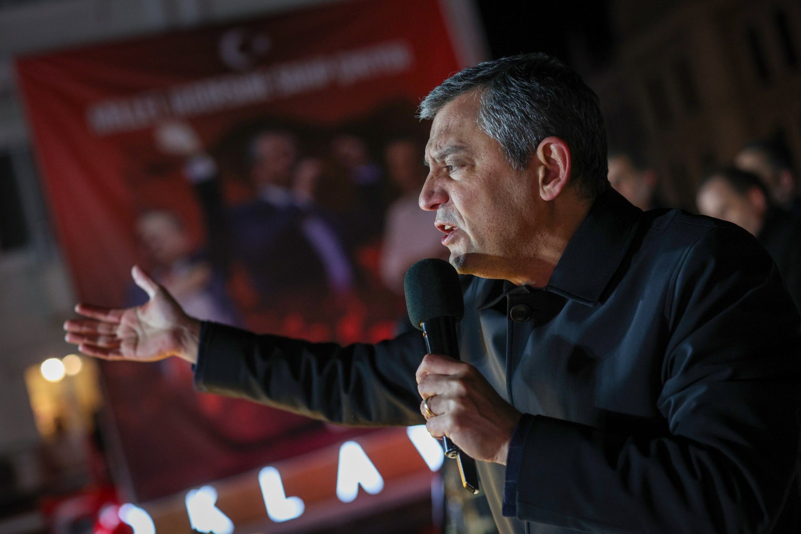 CHP Genel Başkanı Özgür Özel'den Sert Çıkış: 'Erdoğan, Trump'ın Planının Parçası'