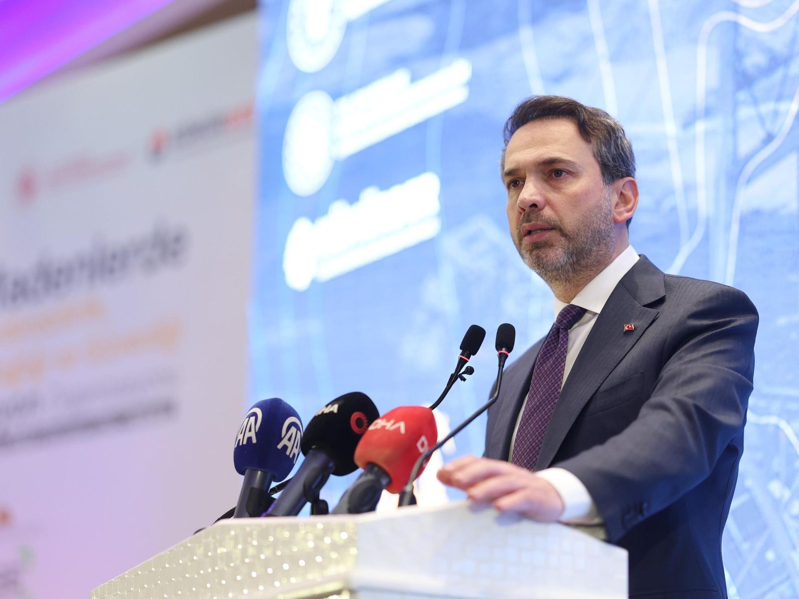 Bayraktar: Hedefimiz Enerjide Tam Bağımsız Türkiye