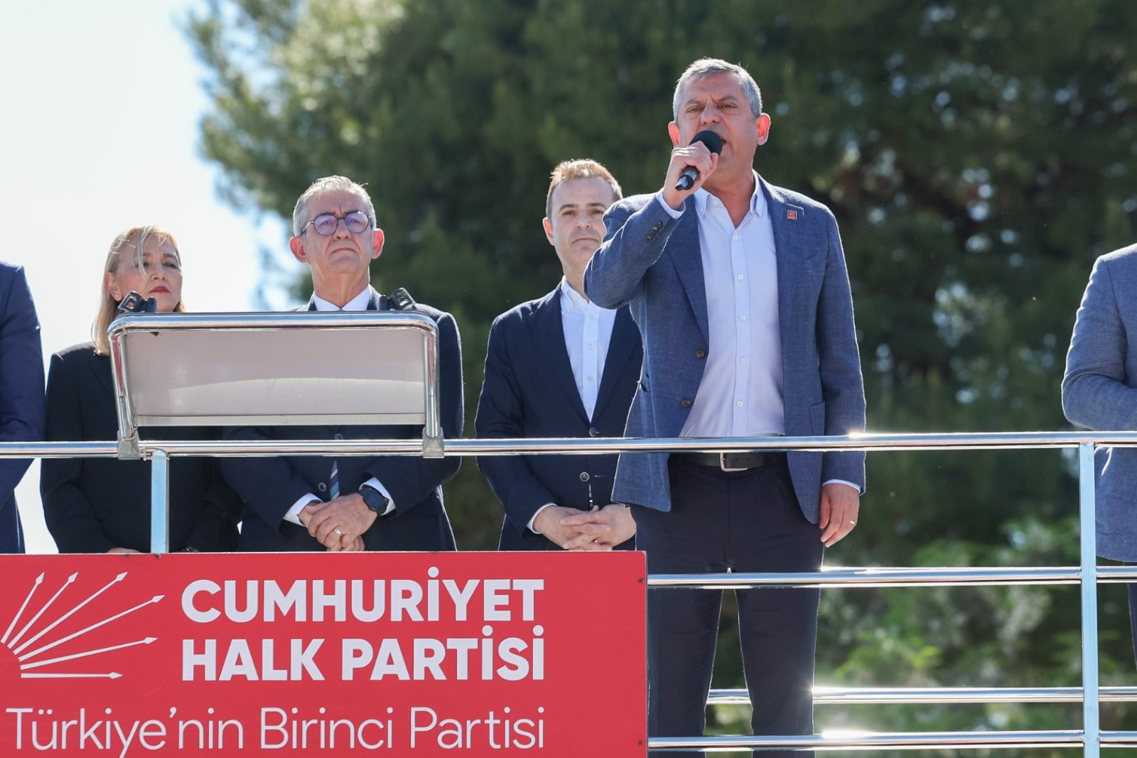 Özgür Özel’den Erdoğan’a Rest: 'Sandığı Getir, Kararı Millet Versin!'