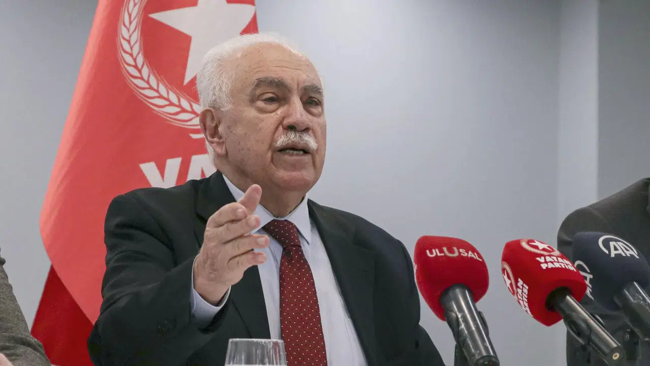 Doğu Perinçek: 'İran’ın Direnişi Barış Getirdi, Trump Başaramadı'