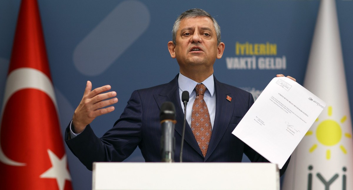 Özgür Özel’den AKP’ye '2002 Ara Seçim' Belgesiyle Sert Yanıt: 'Gündemimde Ara Seçim Yok' Diyen Erdoğan, Kendini Ara Seçime Borçlu