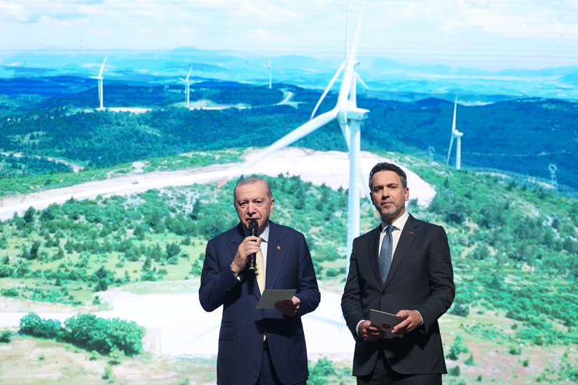 Bakan Bayraktar: 'Yenilenebilir Enerjide Yeni Rekor Seviyeye Ulaştık'