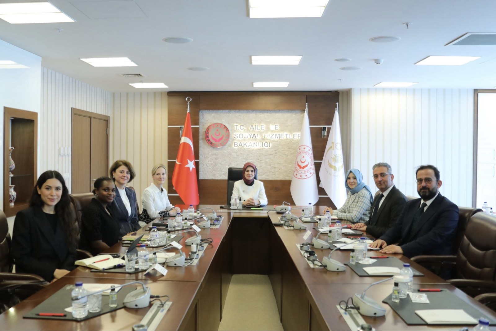 15 Yaş Altına Sosyal Medya Düzenlemesi: Türkiye’den Meta’ya Net Mesaj