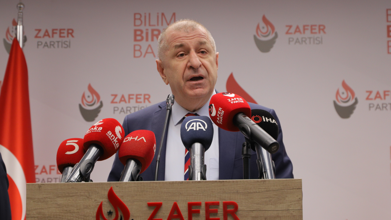 Ümit Özdağ’dan Sert Açıklama: 'Türkiye Cumhuriyeti Ağır Çekim Yıkılmakta'